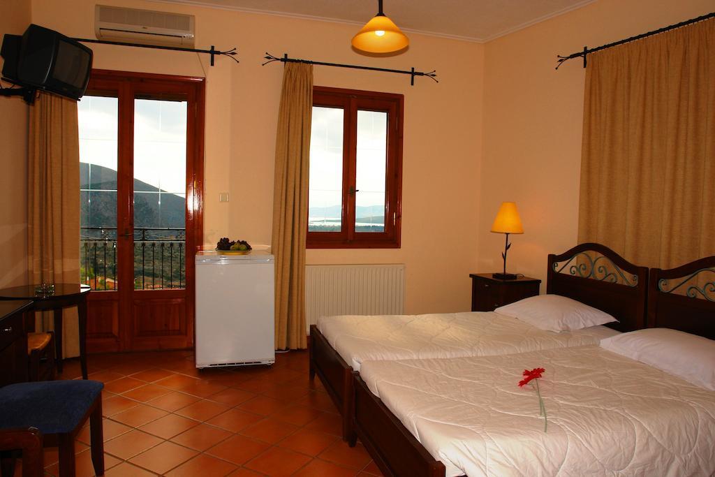 Hotel Xenonas Chrisso Delfos Habitación foto