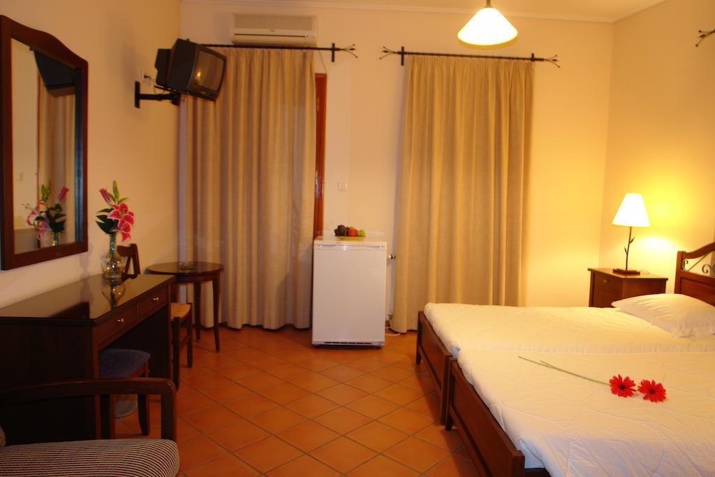 Hotel Xenonas Chrisso Delfos Habitación foto