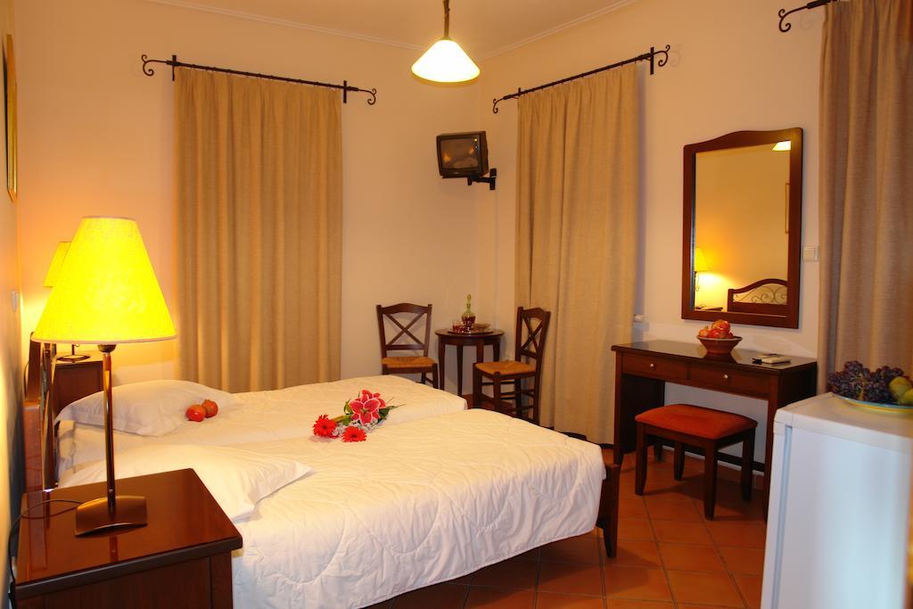 Hotel Xenonas Chrisso Delfos Habitación foto